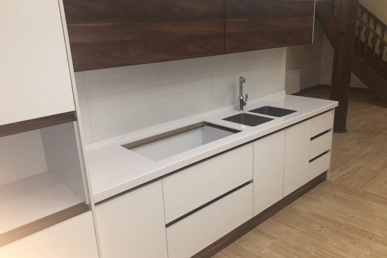 سنگ کورین شب تاب سنگ کورین شب تاب