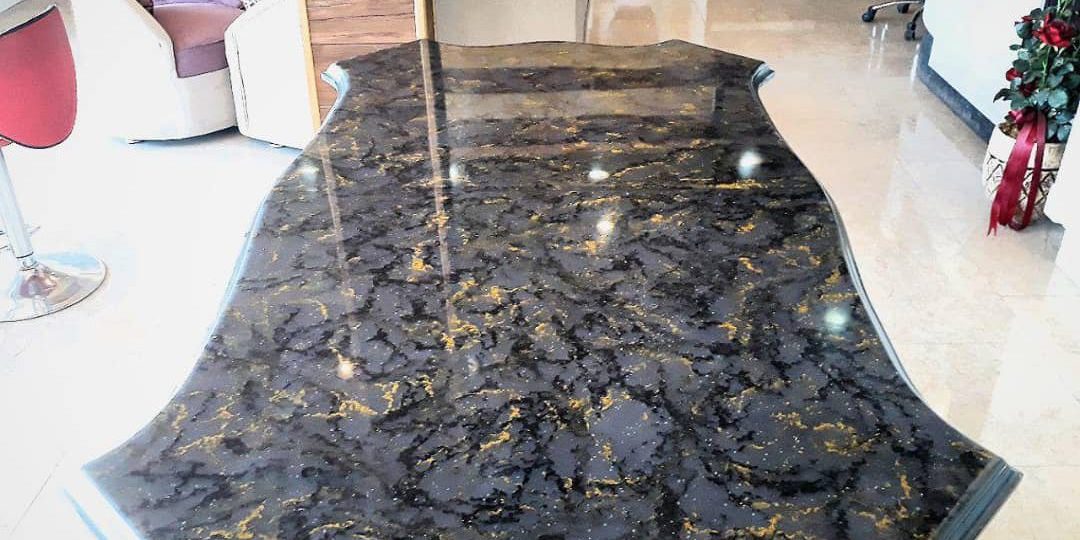 سنگ کورین رگه دار