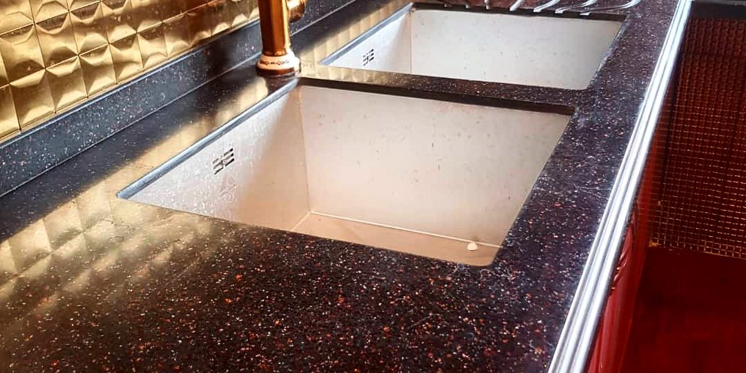 مقایسه سنگ کورین و کوارتز مقایسه سنگ کورین و کوارتز