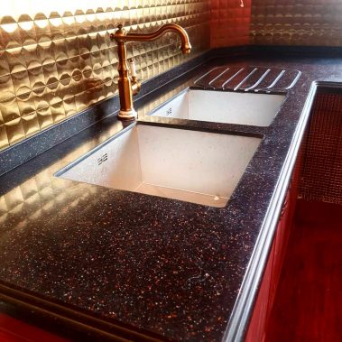 مقایسه سنگ کورین و کوارتز