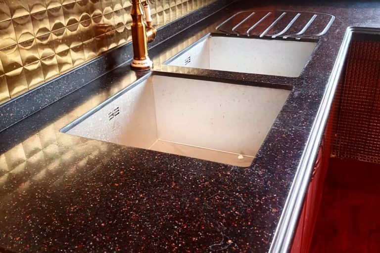 مقایسه سنگ کورین و کوارتز مقایسه سنگ کورین و کوارتز