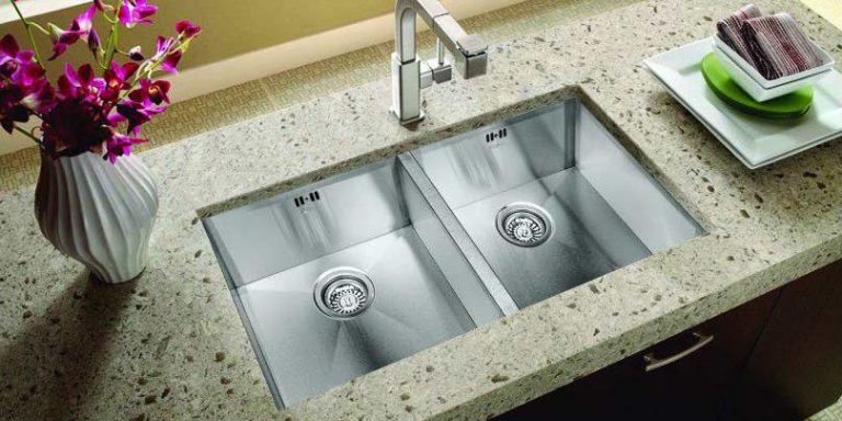 آشپزخانه جزیره ای با سنگ کورین