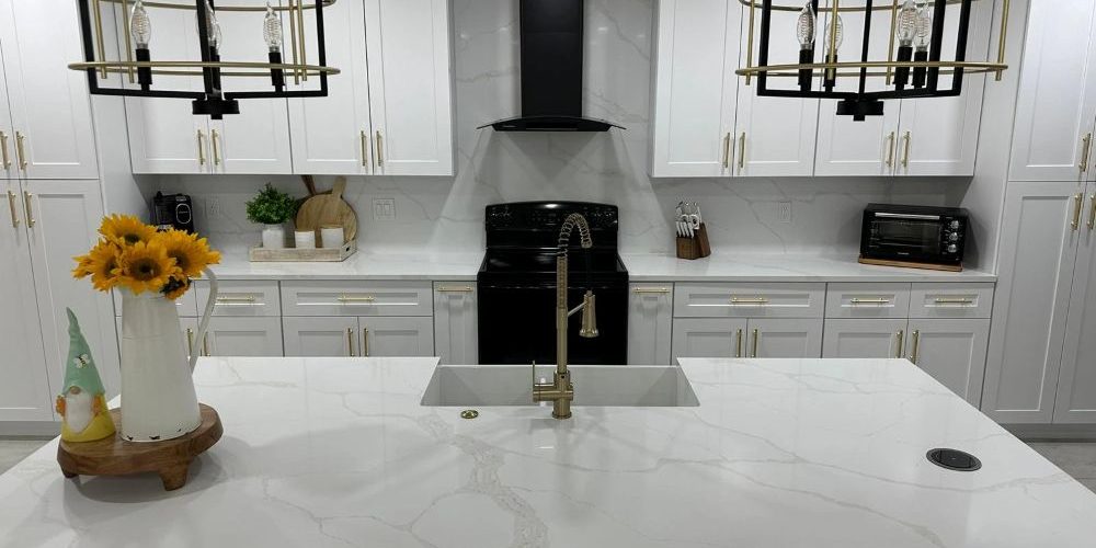 دلایل محبوبیت کابینت کوارتز چرا کابینت کوارتز از پرطرفدارترین متریالهای آشپزخانه است؟ | فراسنگ