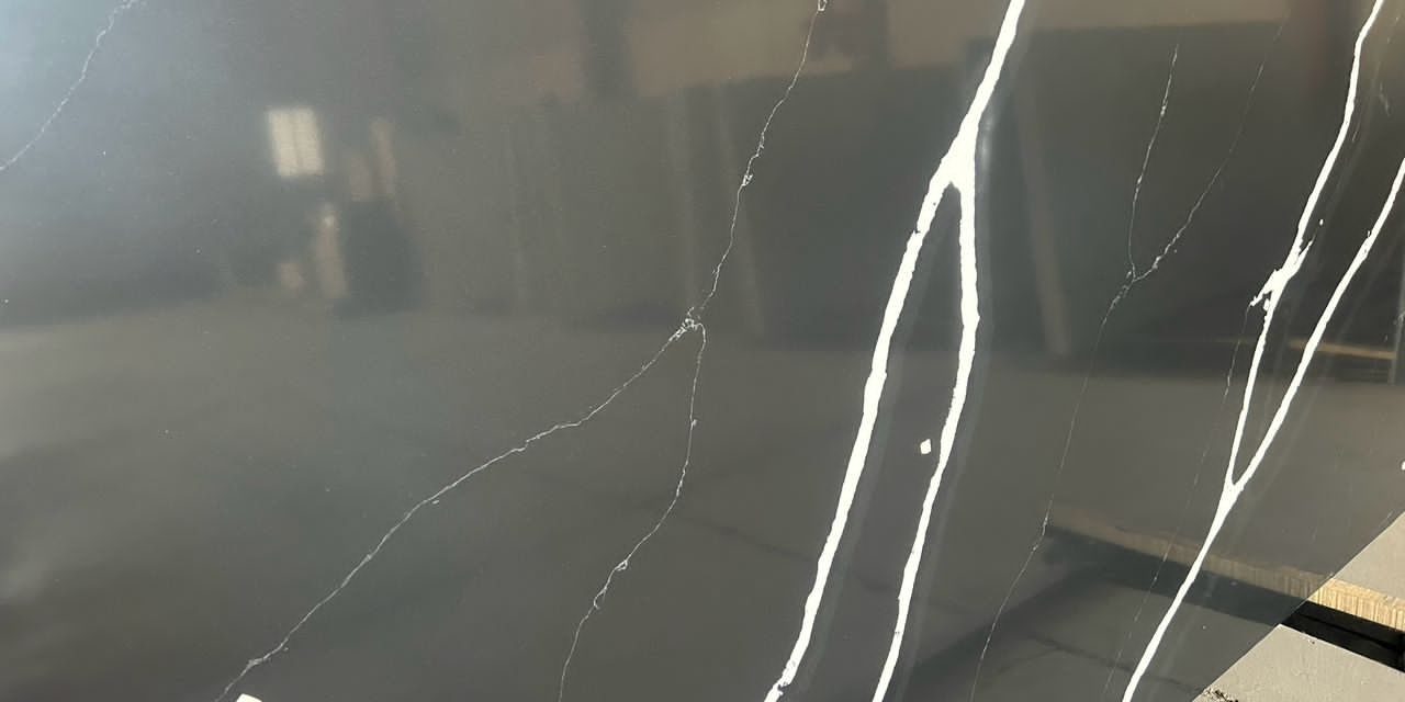 IMG_3128 راهنمای انتخاب طرح دانهدار یا رگهدار توتم کوارتز | فراسنگ